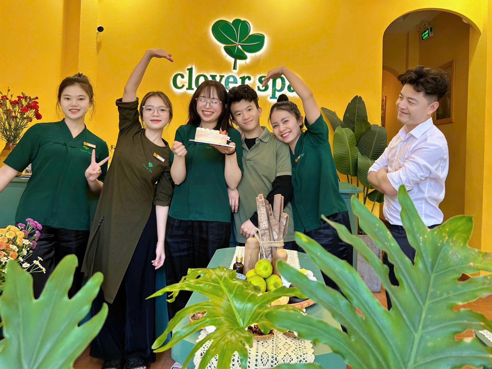 đội ngũ nhân viên chuyên nghiệp 