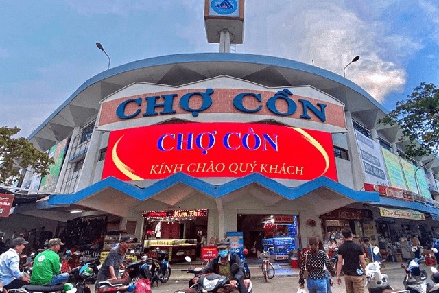 chợ cồn , khu chợ được rất nhiều du khách quan tâm 