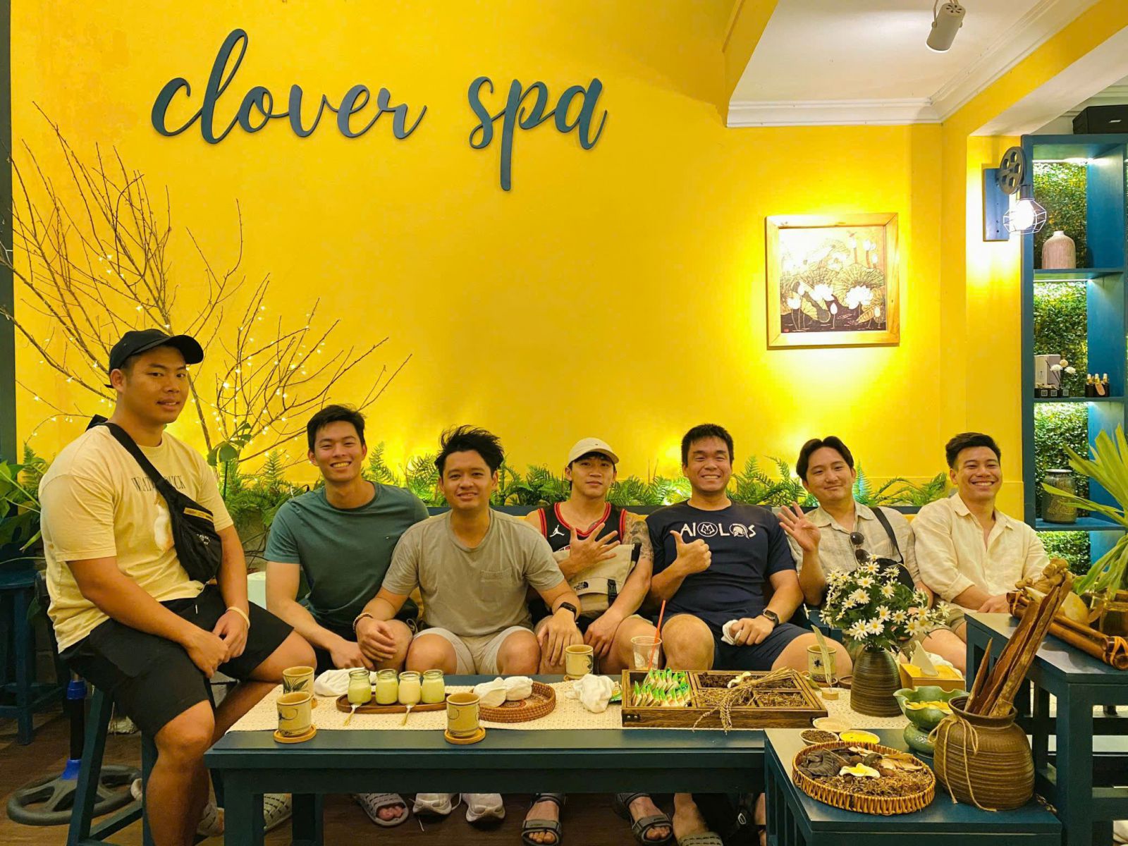 masage trị liệu cho nam tại clover spa 