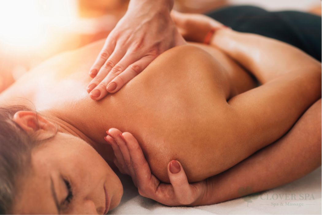 massage vai đầu cổ tại Clover spa Đà Nẵng